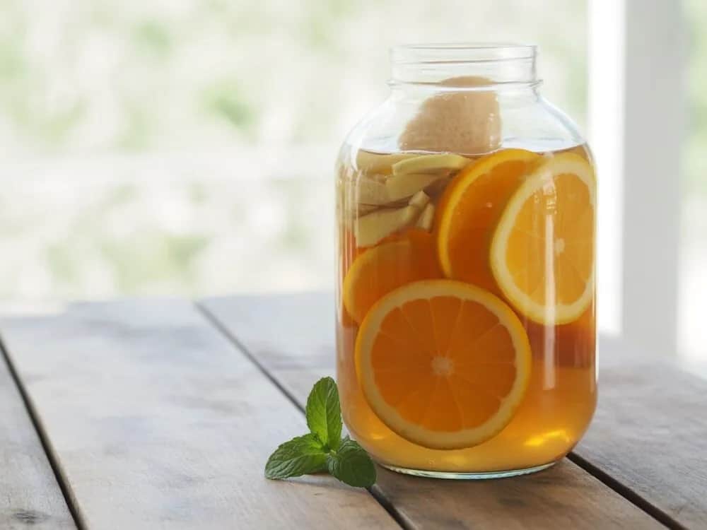 Cukier w kombuchy: ile zostaje? Fakty i mity o zdrowiu