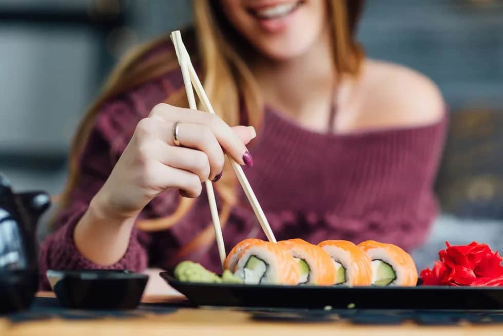 Sushi w ciąży: Bezpieczne wybory i czego unikać?