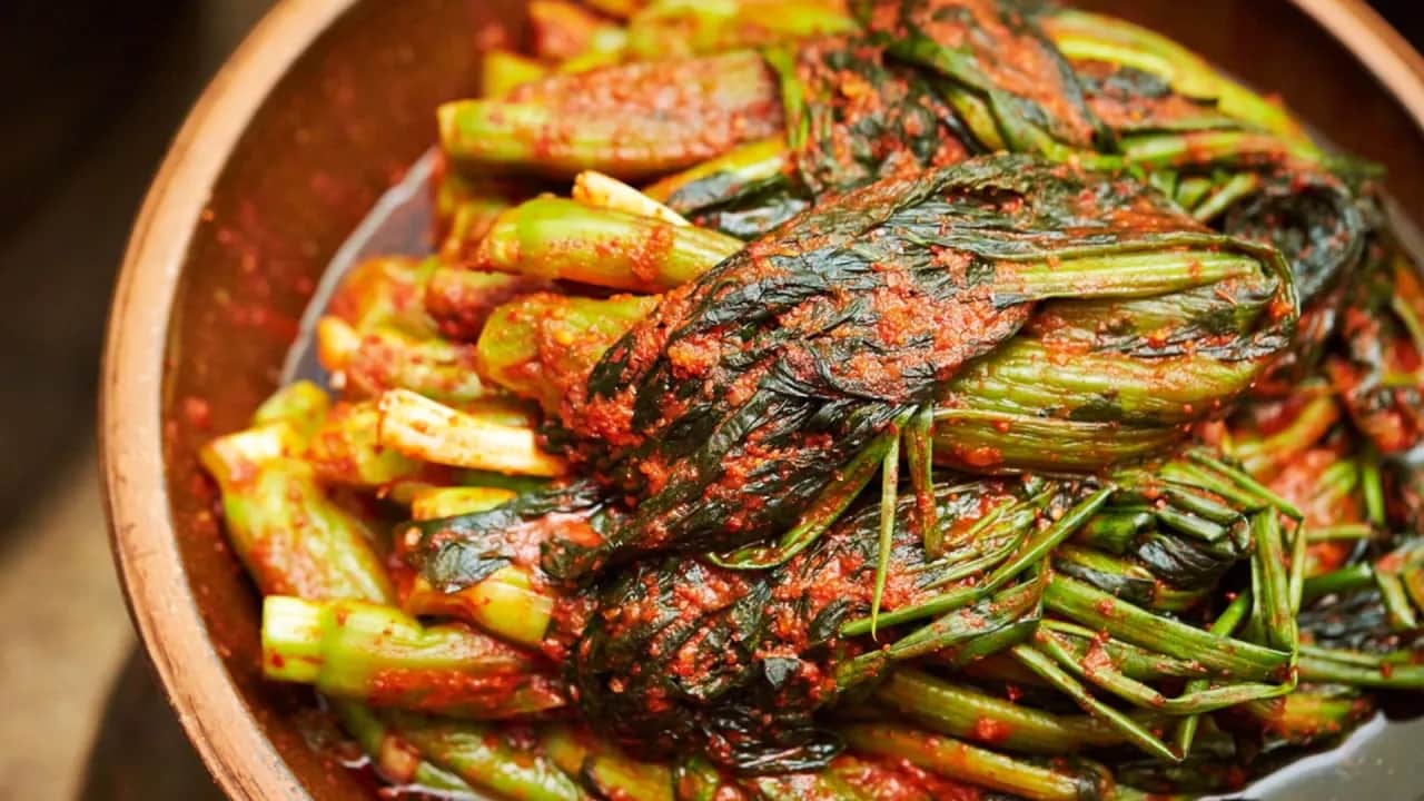 Kimchi: Co to jest? Smak, zdrowie, przepisy i rodzaje