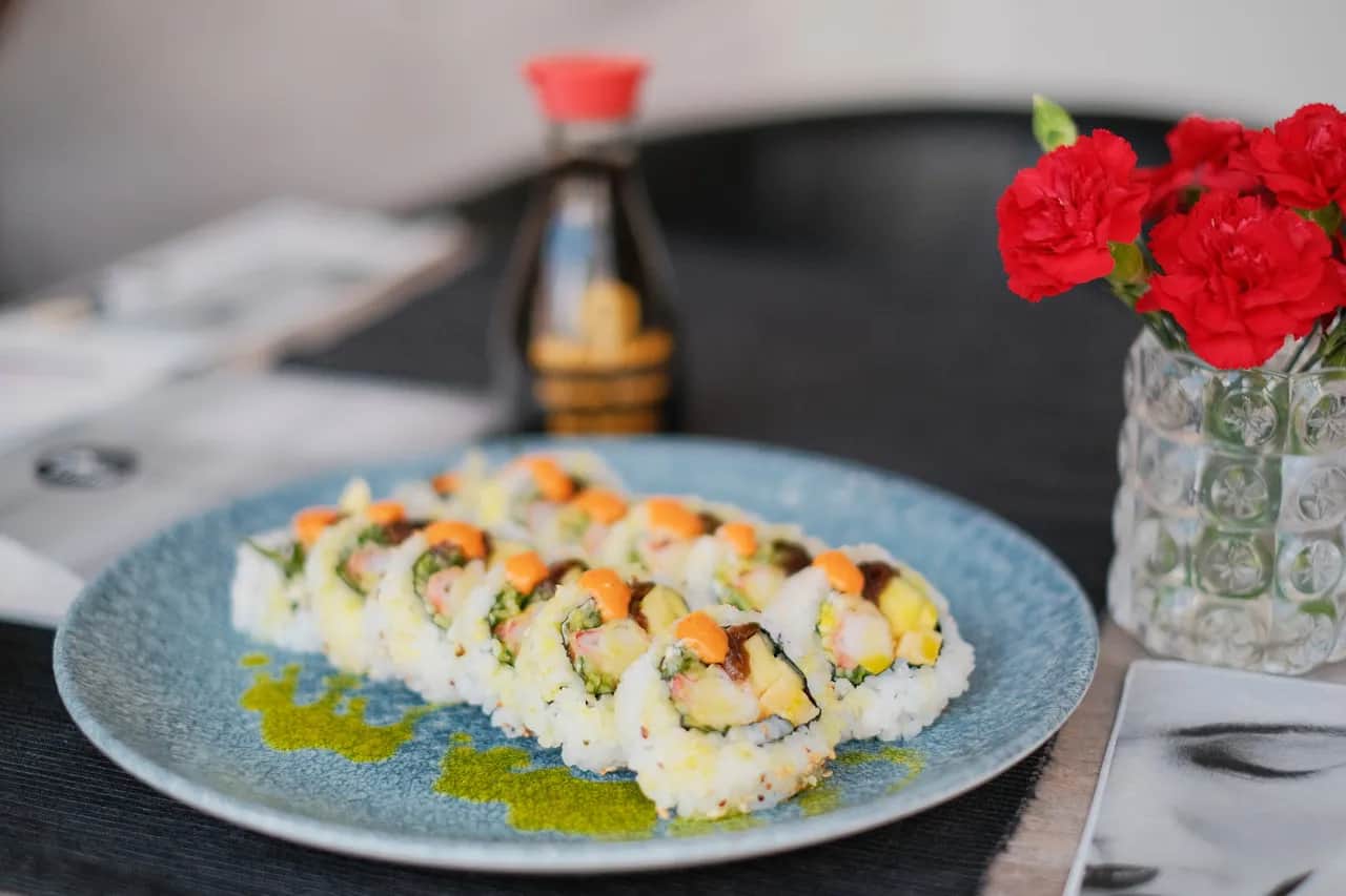 Idealny ryż do sushi: przepis krok po kroku na kleistość