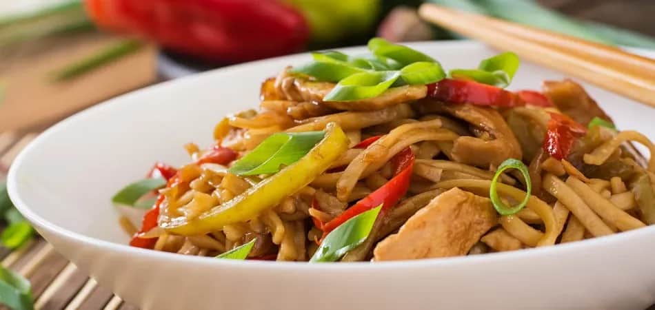 Domowy Pad Thai: Przepis krok po kroku | Autentyczny smak w Polsce